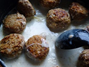 Meatballs with cream sauce